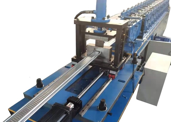 Hydraulisches Schneiden Automatische Rollverschlussmaschine Mühelose Produktion 18 Stationen