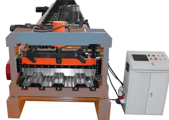 Schnelle Deck-Bodenrollenformmaschine Effiziente Produktion
