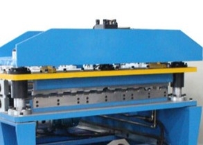 Multi trapezoide Blatt-Rolle Rib Wall Roofs PPGI, die automatisch Maschinen-Arbeit bildet