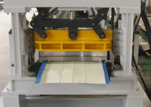 Stehfalz-Rollenehemalige Maschine der Deckungs-1.2mm für Nagel-Streifen-Schnellverschluss-Platte