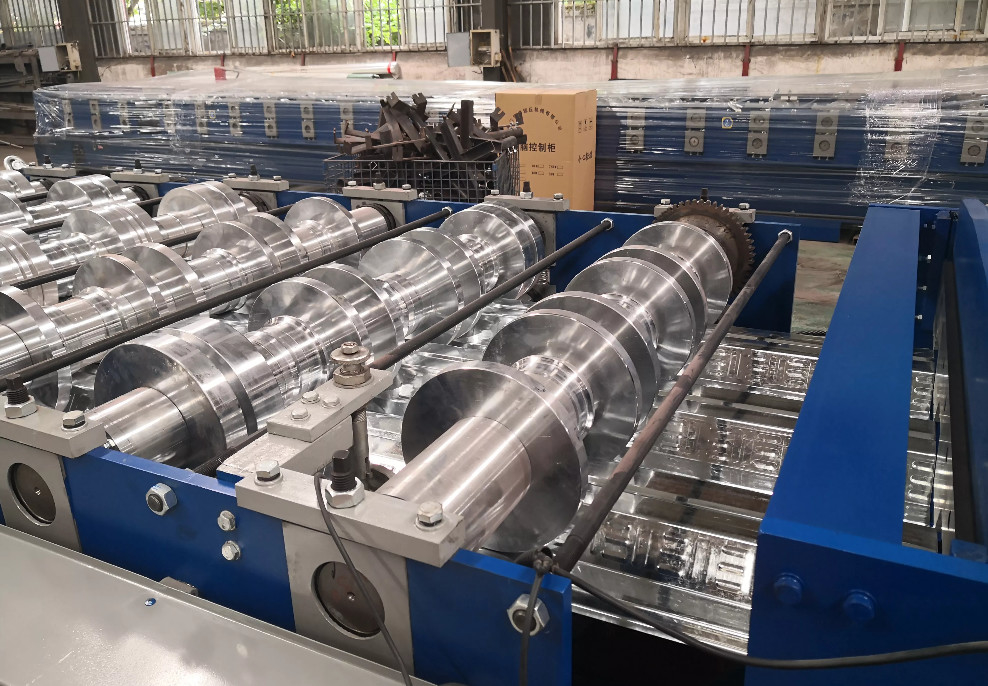 1,5-mm-Touchscreen-Deck-Bodenprofiliermaschinen-Getriebemotor, angetrieben durch Wechselrichter