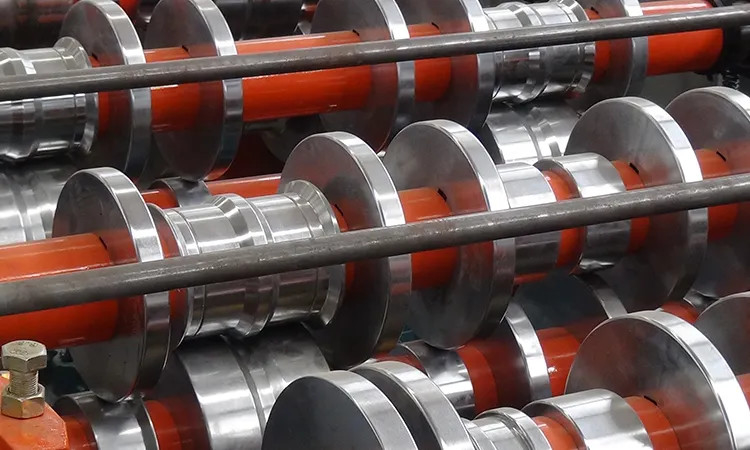 Galvanisierte PPGI-Doppelschicht-Rolle, die Maschine mit hydraulischem Ausschnitt 8-15m/Min bildet