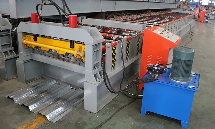 Galvanisierte PPGI-Doppelschicht-Rolle, die Maschine mit hydraulischem Ausschnitt 8-15m/Min bildet