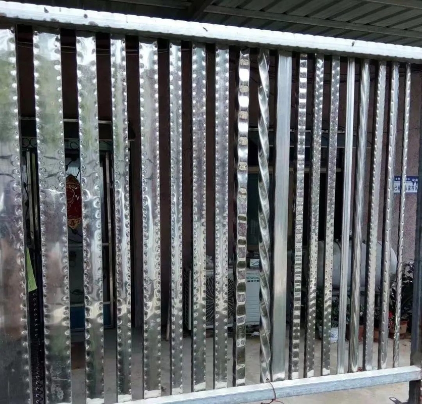 Dekoratives Edelstahl-Kohlenstoffstahl-Eisen-Aluminiumrohr, welches die Maschine automatisch verdreht