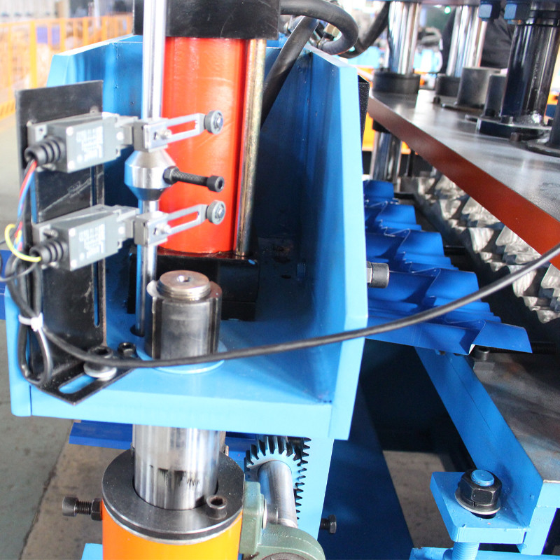 2024 Neues Design Doppelschicht-Dach-Rollformmaschine 840 Trapezform und 836