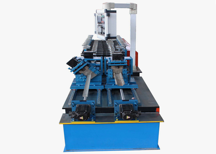 Verstellbare Schneidlänge Stang und Spur Rollenformmaschine für verschiedene Materialien