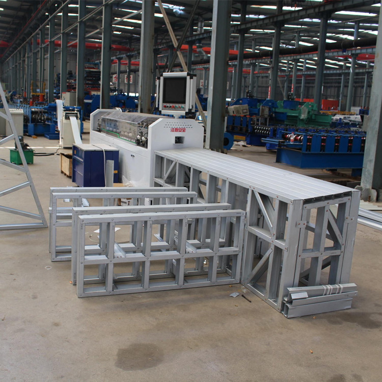 Moderne Rollenformmaschine für die Hochgeschwindigkeitsproduktion