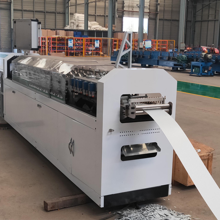Moderne Rollenformmaschine für die Hochgeschwindigkeitsproduktion
