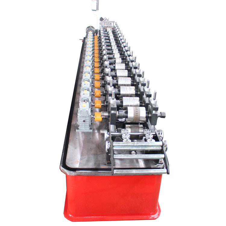 Flying Cut System 3kw C-Kanal Rollformmaschine Hochgeschwindigkeit für Ppgi