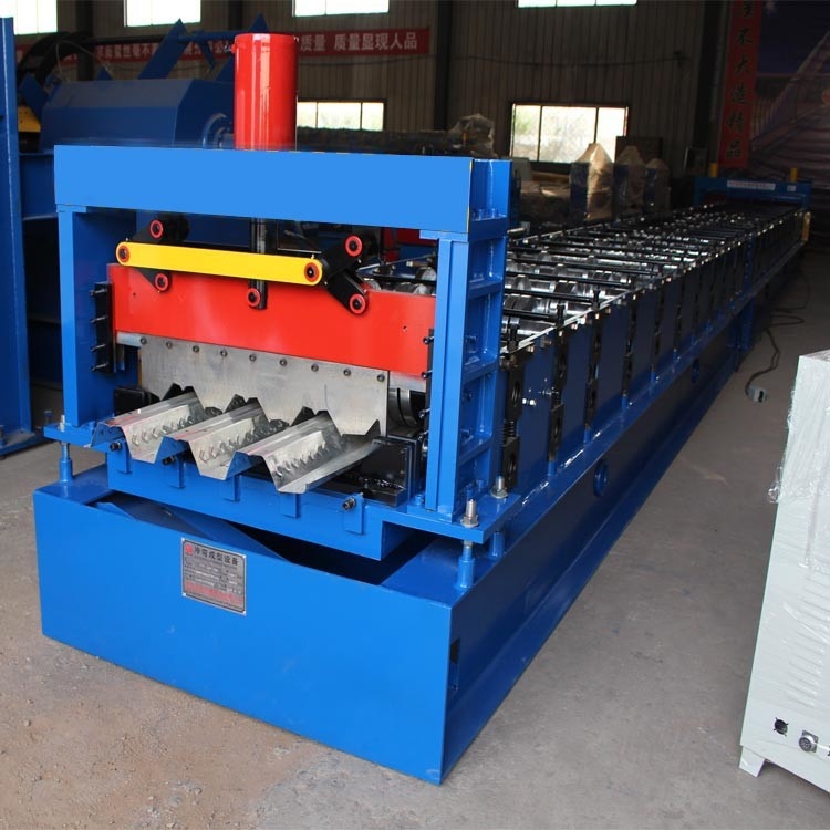 8-15 m/Min Geschwindigkeit Bodendeck Rollformmaschine mit ±2 mm Schnitt Toleranz