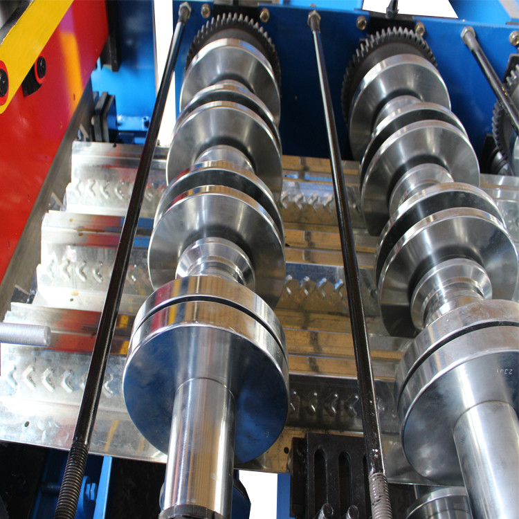 8-15 m/Min Geschwindigkeit Bodendeck Rollformmaschine mit ±2 mm Schnitt Toleranz