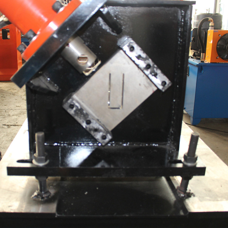 0.8mm Ppgi-Kaltwalzformmaschine Metallrahmen U-Kanal Purlinherstellung