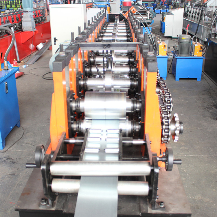 0.8mm Ppgi-Kaltwalzformmaschine Metallrahmen U-Kanal Purlinherstellung