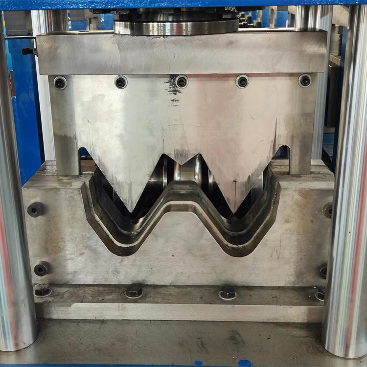 Löschmaschine HRC58-62 mit Chromplattierung für die Schutzhütte 11kw 5,5kw PLC-Steuerung
