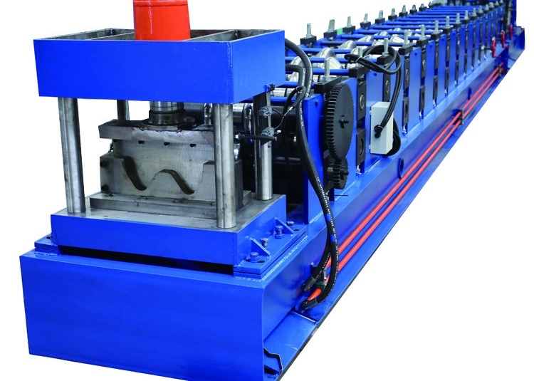 GI Highway Guardrail Roll Forming Machine mit Schneidblattmaterial Cr12Mov und Rollendurchmesser 80 mm