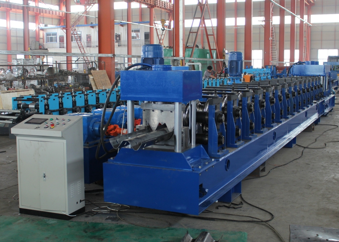 Hochgeschwindigkeitsmaschine mit hydraulischem Decoiler