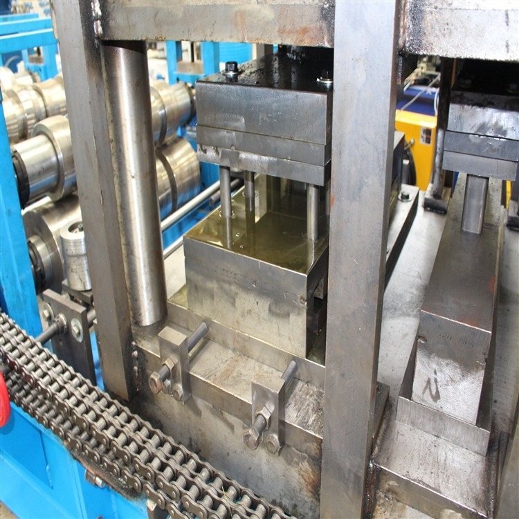 18-26 Stations-Kaltverzinkte Stahldeck-Rollformmaschine mit hydraulischem Schneiden