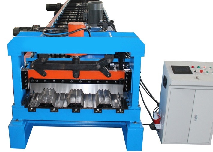 18-26 Stations-Kaltverzinkte Stahldeck-Rollformmaschine mit hydraulischem Schneiden