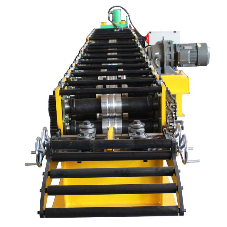 C-Purlin-Stahlrahmen und C-U-Lip-Kaltkanal-Rollformmaschine