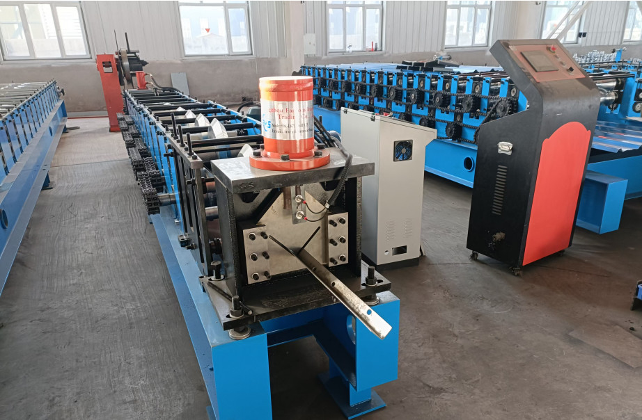 Trockenwandkanal C U Galvanisiertes Blatt Leichtstahl Keel Profile Metall-Stud / Track Roll Formmaschine mit CD UD CW UW Profile