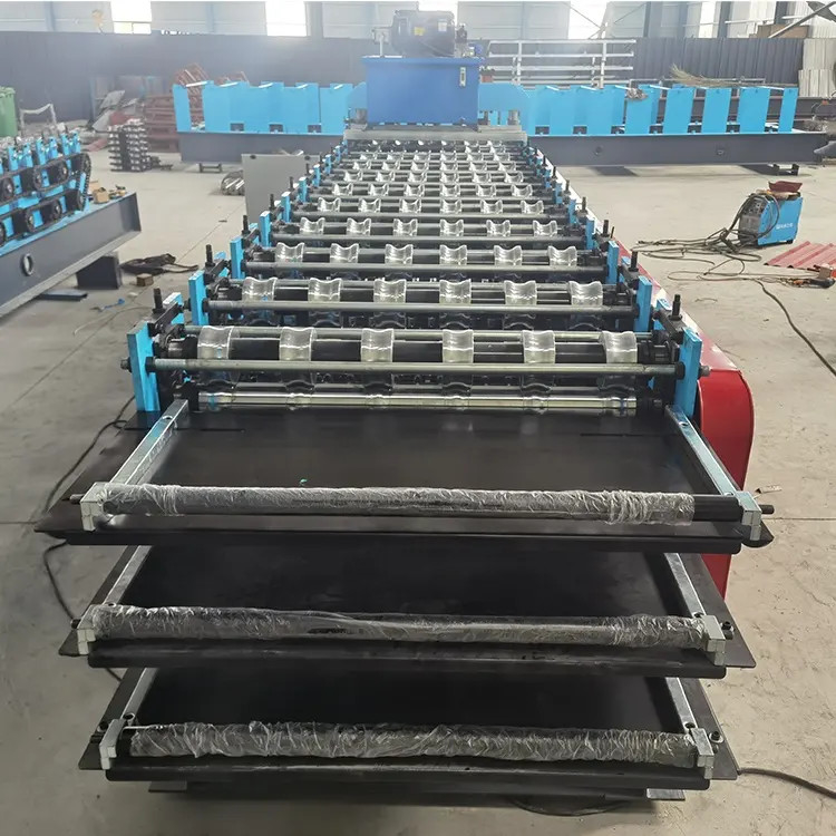Gebäudematerial Maschinen Roof Panel Roll Forming Machine mit 5,5 kW Schneidleistung und hydraulisches Schneiden