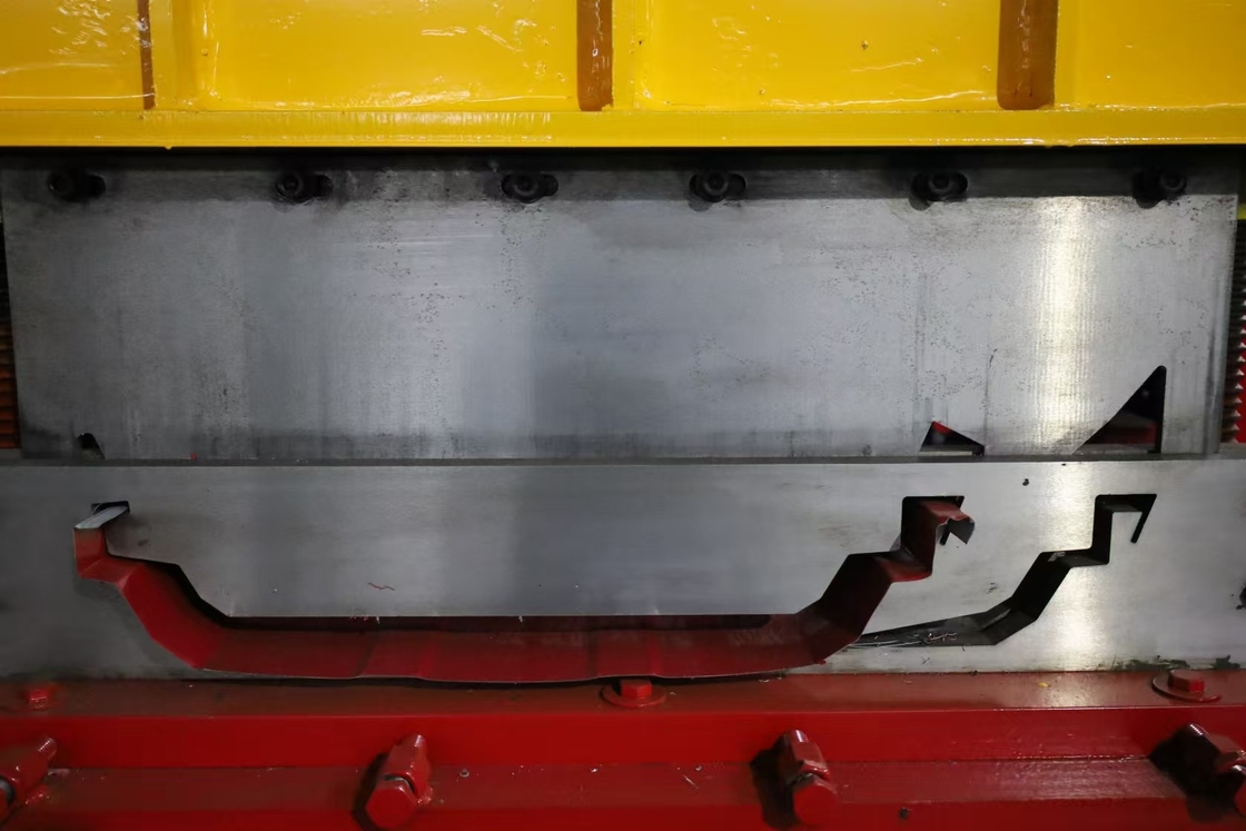 Portable Double Lock Standing Seam Roof Panel Roll Forming Machine mit PLC Delta Steuerungssystem und Wandplattenstruktur