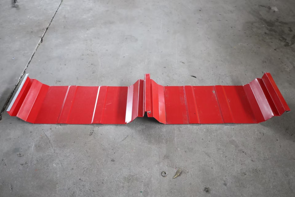 Portable Double Lock Standing Seam Roof Panel Roll Forming Machine mit PLC Delta Steuerungssystem und Wandplattenstruktur