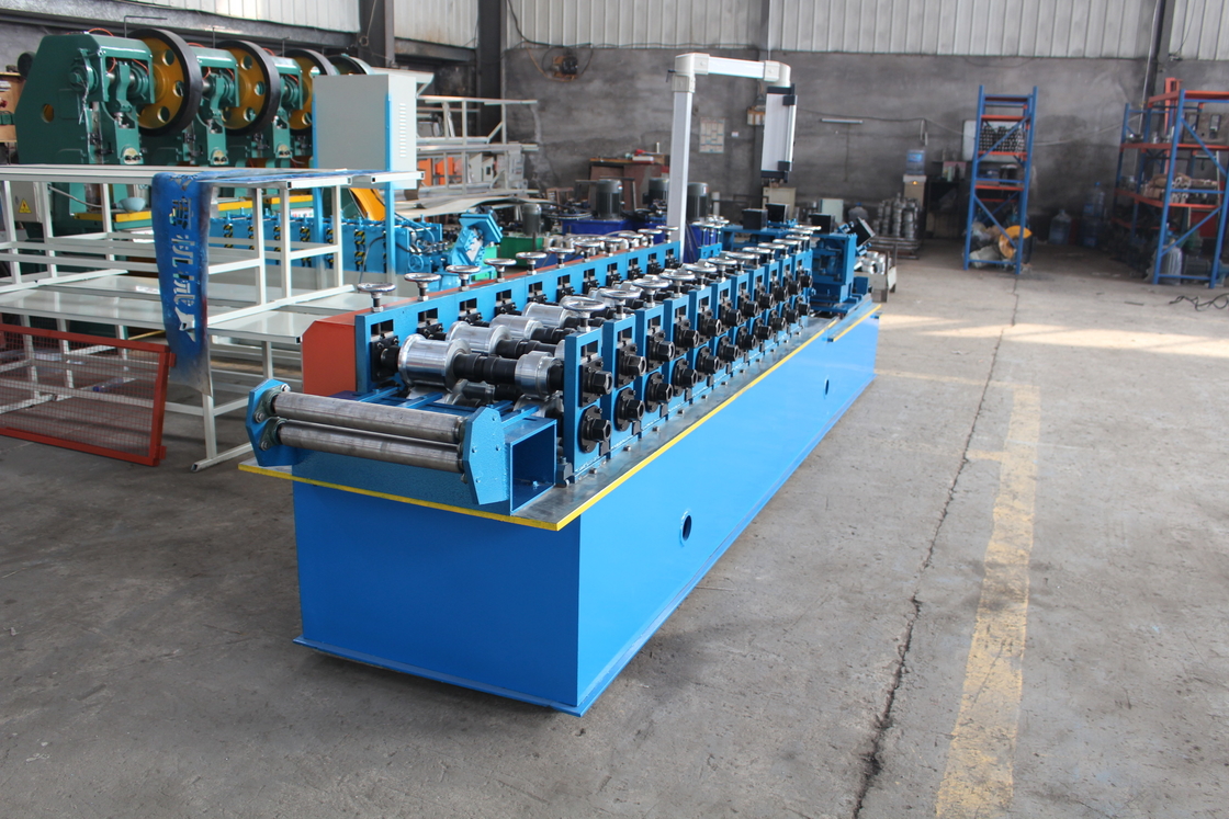 Zwei-in-einer-Kiehl-Stud-und-Spur-C U Trockenwand-Roll-Formmaschine für Dachwand-Panel