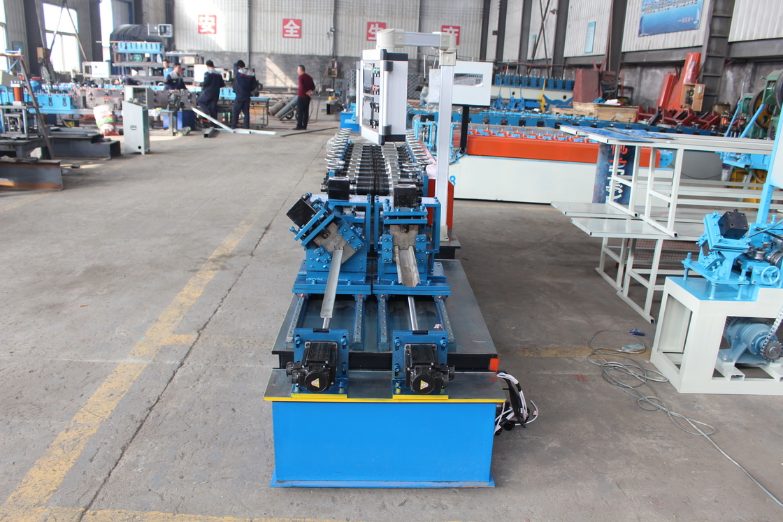 Zwei-in-einer-Kiehl-Stud-und-Spur-C U Trockenwand-Roll-Formmaschine für Dachwand-Panel