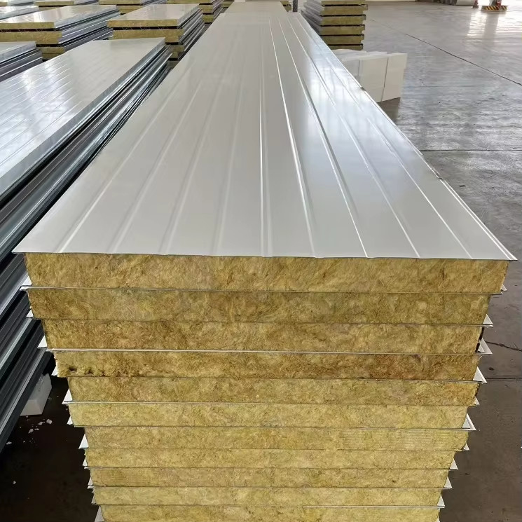 Steinwolle / Mineralwolle Isolierung Sandwich Panel Roll Forming Machine / Produktionslinie Preise