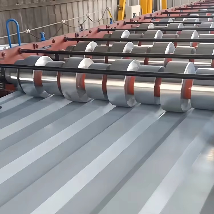 Hochpräzisions-Sandwich-Panel-ProduktionslinieEPS-Verbundplatten-Dach-Wand-Panel-Sandwich-Panel-Roll-Formungsmaschinen