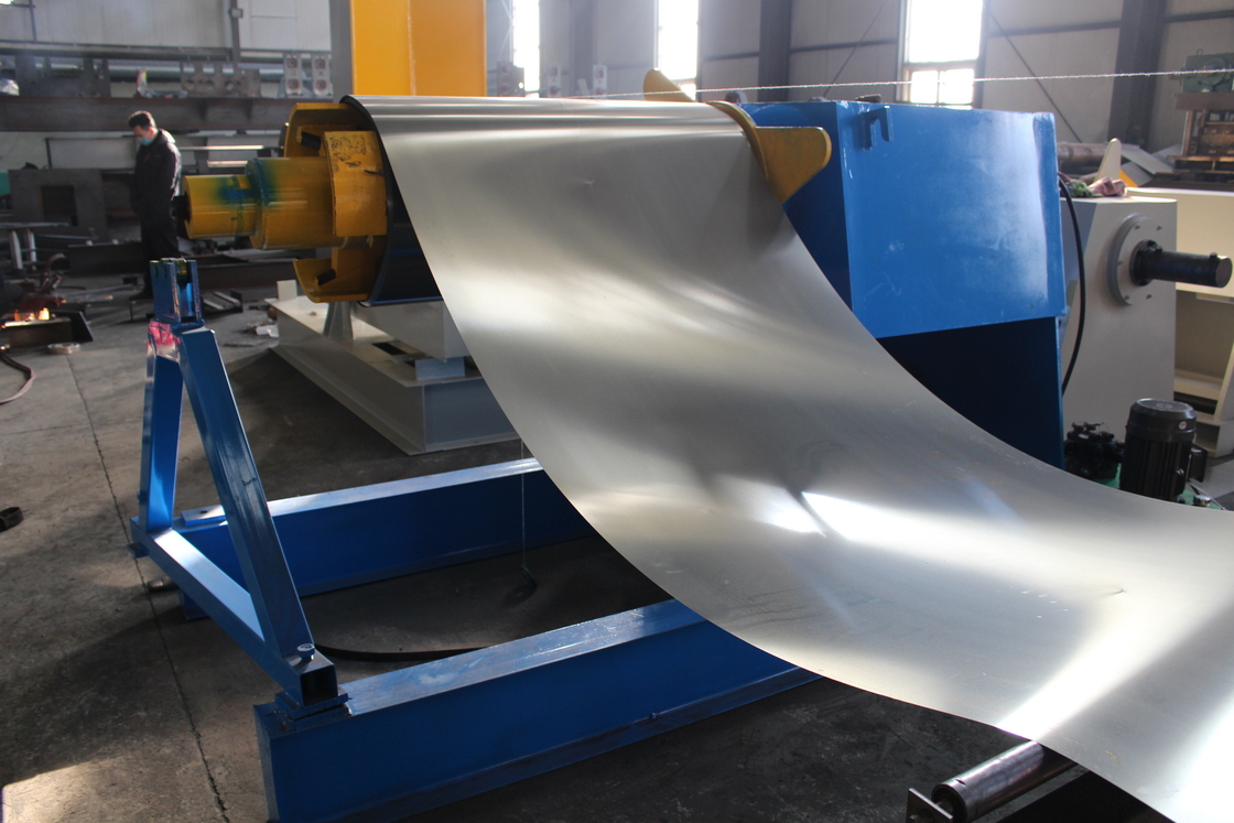 1200mm Breite 3-6mm Stahlspule Hochgeschwindigkeits-Schnitt-Produktionslinie Maschine mit hydraulischem Uncoiler und Recoiler