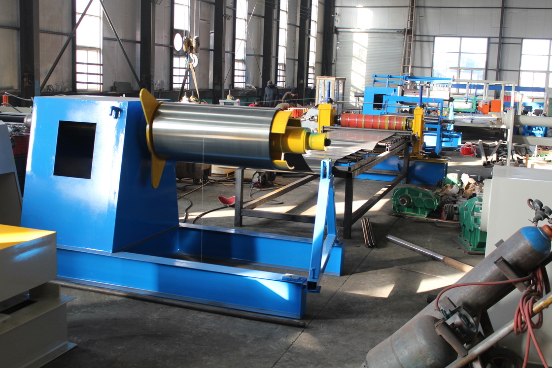 1200mm Breite 3-6mm Stahlspule Hochgeschwindigkeits-Schnitt-Produktionslinie Maschine mit hydraulischem Uncoiler und Recoiler