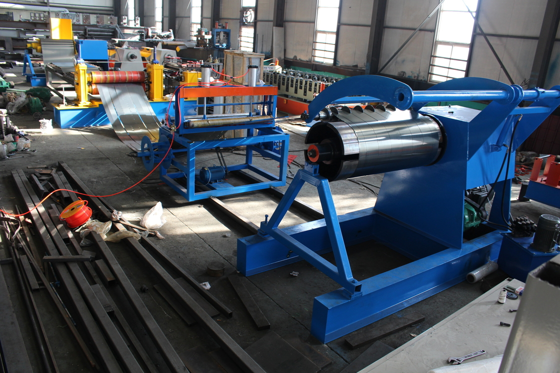 1200mm Breite 3-6mm Stahlspule Hochgeschwindigkeits-Schnitt-Produktionslinie Maschine mit hydraulischem Uncoiler und Recoiler