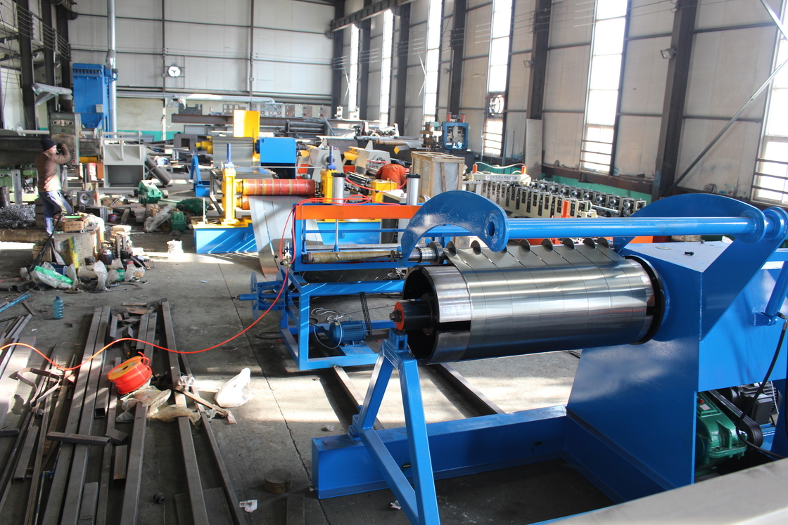 1200mm Breite 3-6mm Stahlspule Hochgeschwindigkeits-Schnitt-Produktionslinie Maschine mit hydraulischem Uncoiler und Recoiler