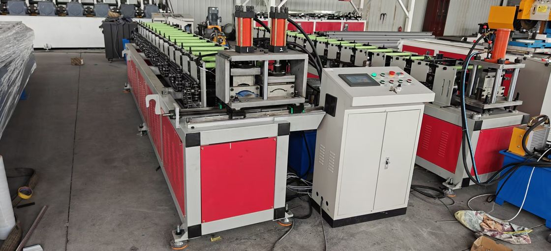 2025 Neues Design Metall Pickett Zaun Roll Formmaschine Zaun Linien Amerika Stil