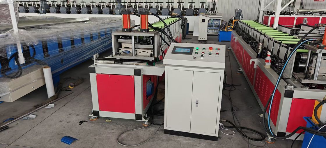 2025 Neues Design Metall Pickett Zaun Roll Formmaschine Zaun Linien Amerika Stil