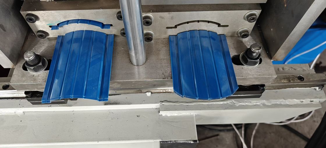 2025 Neues Design Metall Pickett Zaun Roll Formmaschine Zaun Linien Amerika Stil