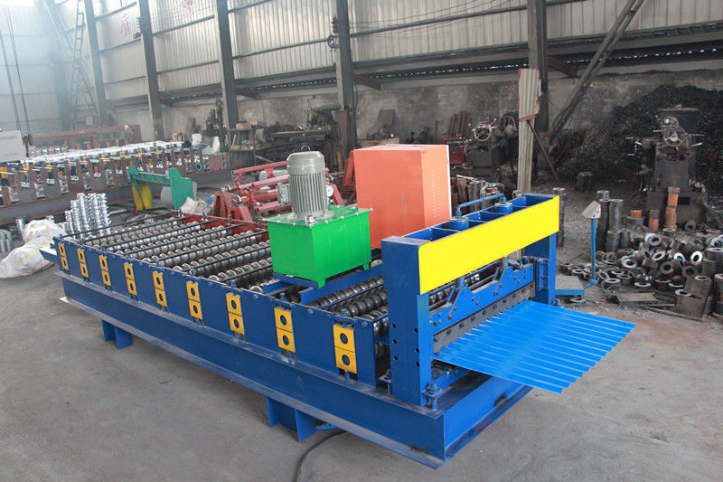 1000 mm Breite Rohstoff Walzflächenmaschine für das Rollenformen von Metalldach