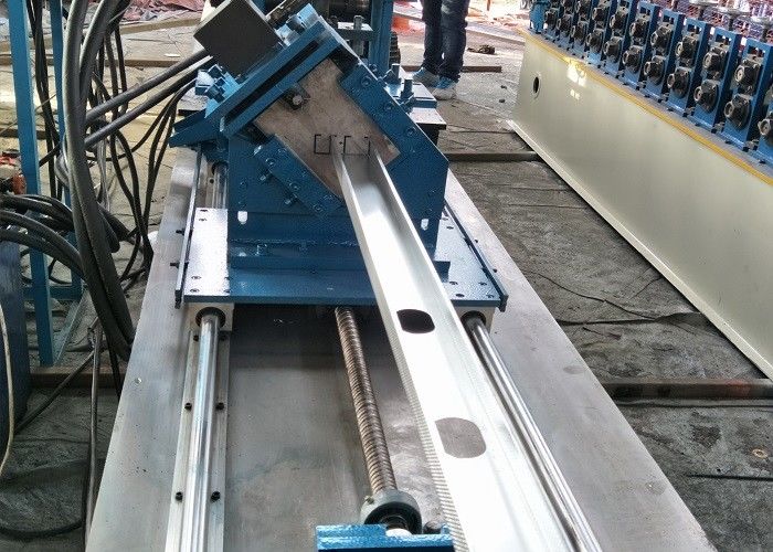 Anpassbarer Doppelreihe C U Stang und Gleis Rollenformmaschine Geschwindigkeit 10-25m/Min