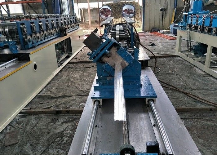 Anpassbarer Doppelreihe C U Stang und Gleis Rollenformmaschine Geschwindigkeit 10-25m/Min