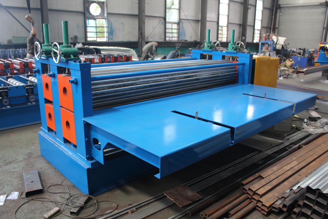 Zink-Fass runzelte 0.12mm Metalldeckungs-Blechumformungs-Maschinen-hohe Genauigkeit