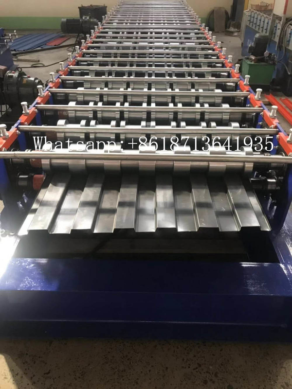 PLC-gesteuerte 2,5 T-Rollformmaschine für Welldachbleche für eine effiziente Produktion