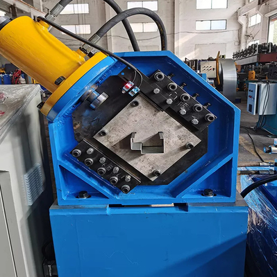 Die schnelle Geschwindigkeits-Metalltürrahmen-Rolle, die Maschine bildet, fertigte besonders an