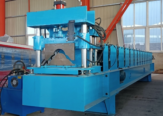 Rollformer für Firstkappen aus Metall für Dachziegel mit hydraulischem Pressen und Schneiden