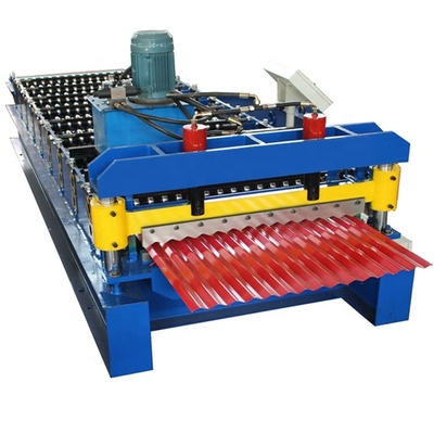 Maschine zum Formen von Rollen mit Kettenantrieb