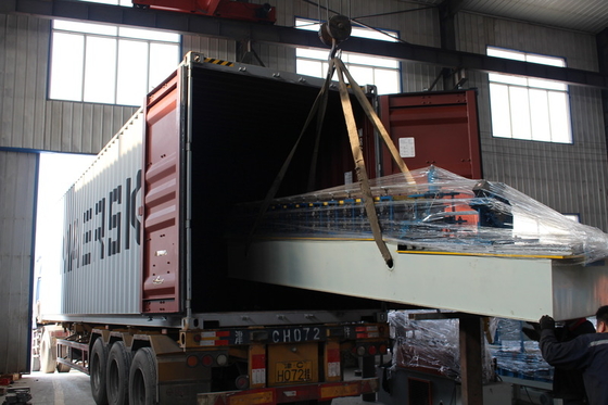 Maschine für Gebläse und Welldeckenfolien Dicke 0,3-0,8 mm Breite 1000 mm