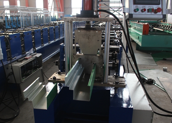 Hydraulische Schnitt-Rohr-Roll-Formmaschine 18-Stationen-Rollstationen 4KW Motorleistung