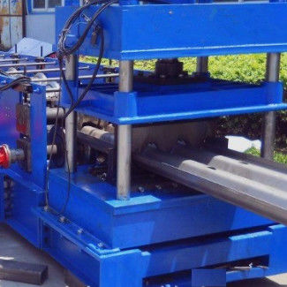2024 Fabrikpreis PLC 80mm Rollendurchmesser Highway Guardrail Formmaschine