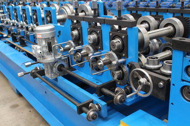 Volles automatisches Metalldach, das Maschinen-Lager-Bein C Purlin rollen lässt, Maschine bildend